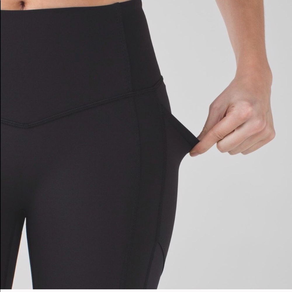 Lululemon size 6 all the right places